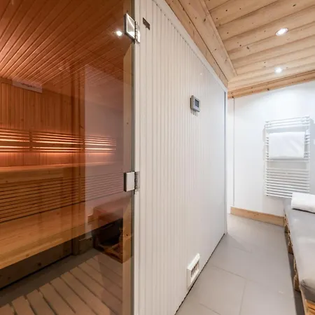 5 Bedrooms Le Praz Courchevel