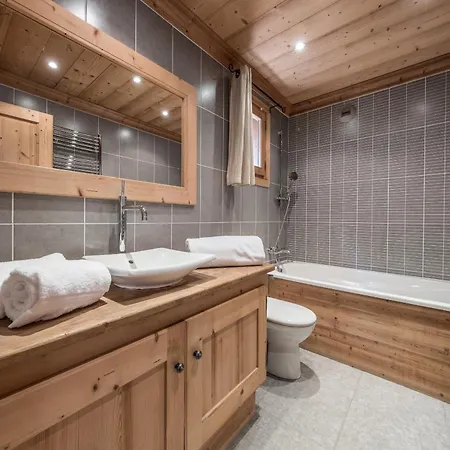 5 Bedrooms Le Praz *